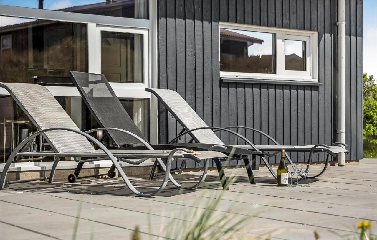 3 Bedroom Gorgeous In Holiday home *