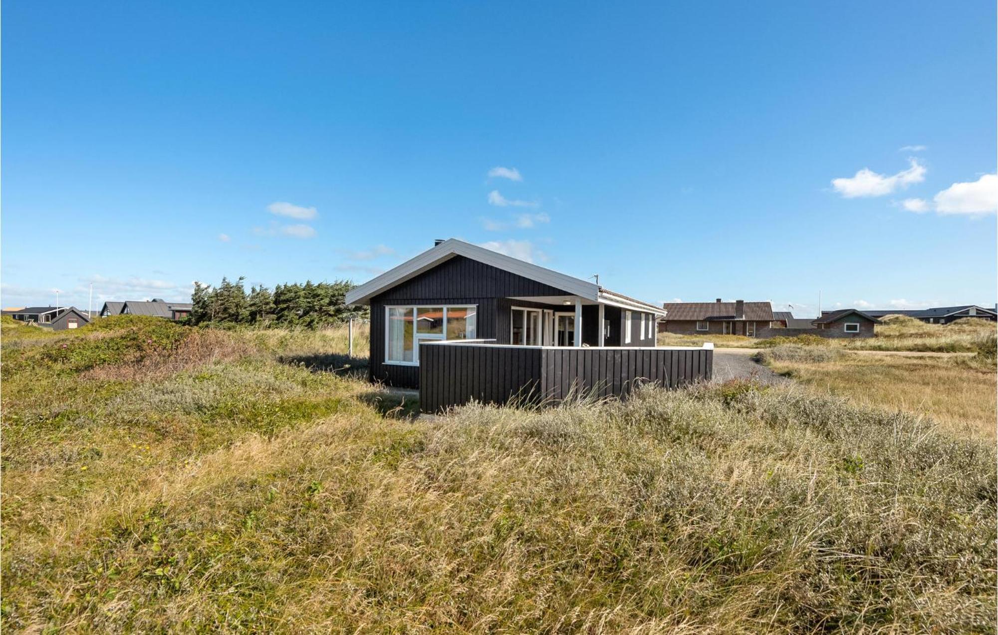 3 Bedroom Gorgeous In Holiday home