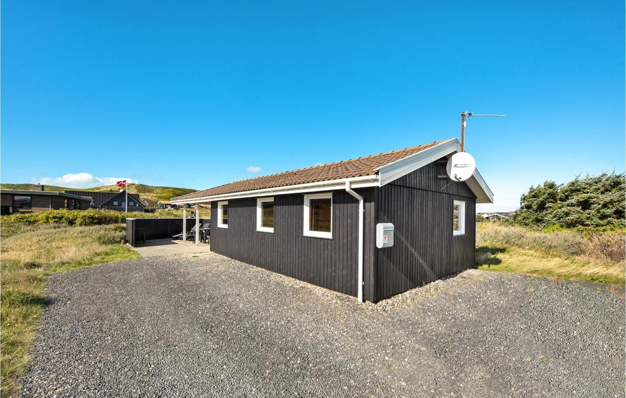 3 Bedroom Gorgeous In Holiday home *